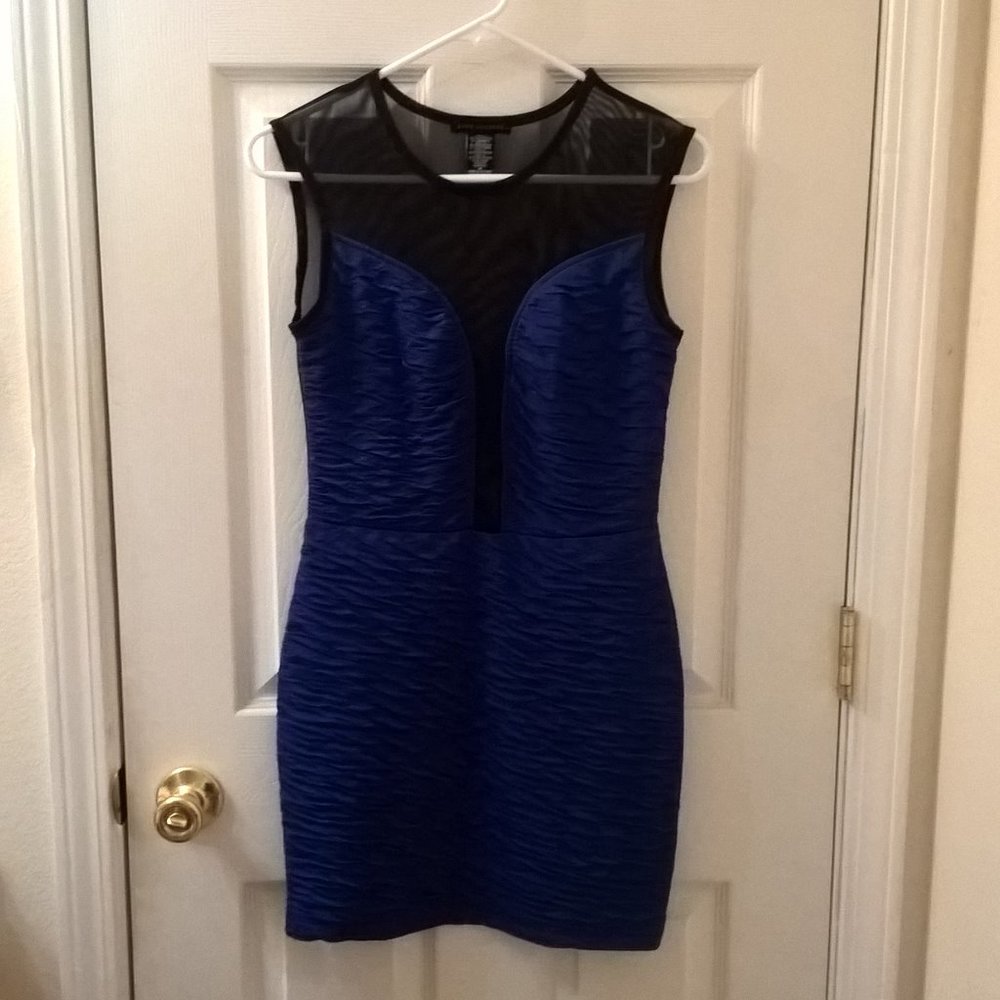 Love Culture Sleeveless Mesh Semi-Formal Dress M